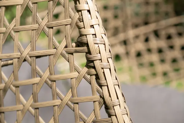 Подвесное кресло-кокон Флоренция из искусственного ротанга, цвет соломенный с серой подушкой