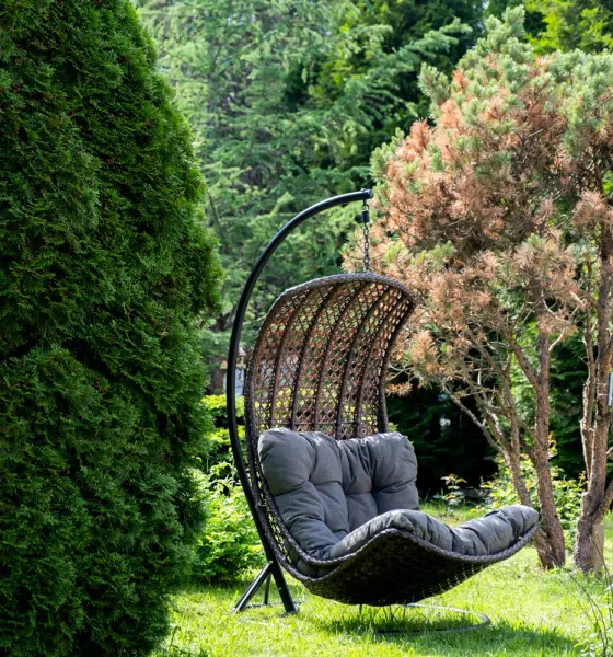 Подвесное кресло-кокон Виши из искусственного ротанга, цвет коричневый с серо-коричневой подушкой