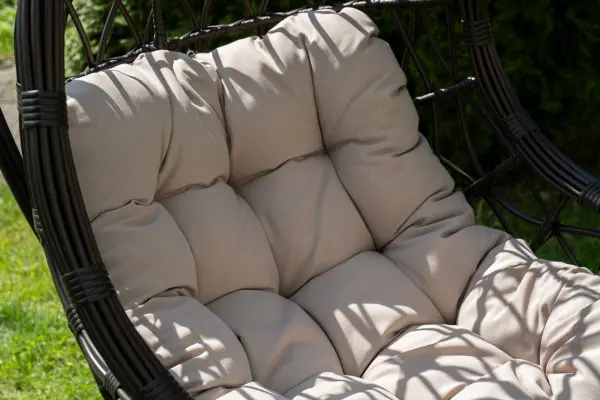 Подвесное кресло-кокон Венеция из искусственного ротанга, цвет бронзовый с бежевой подушкой