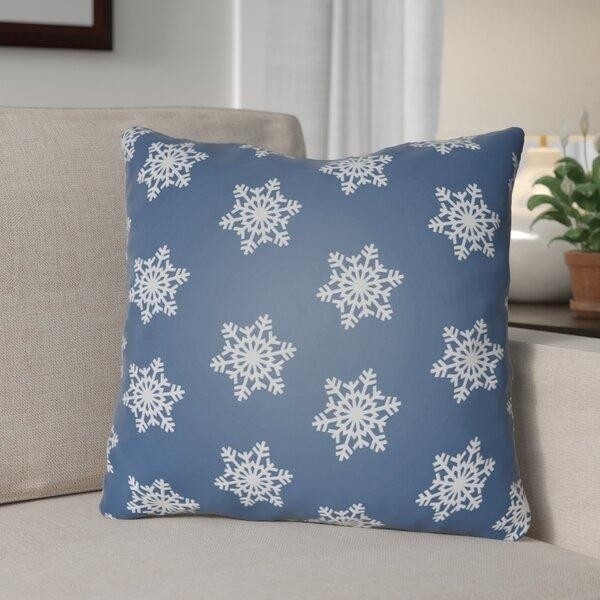 Декоративная подушка синяя со снежинками.jpeg
