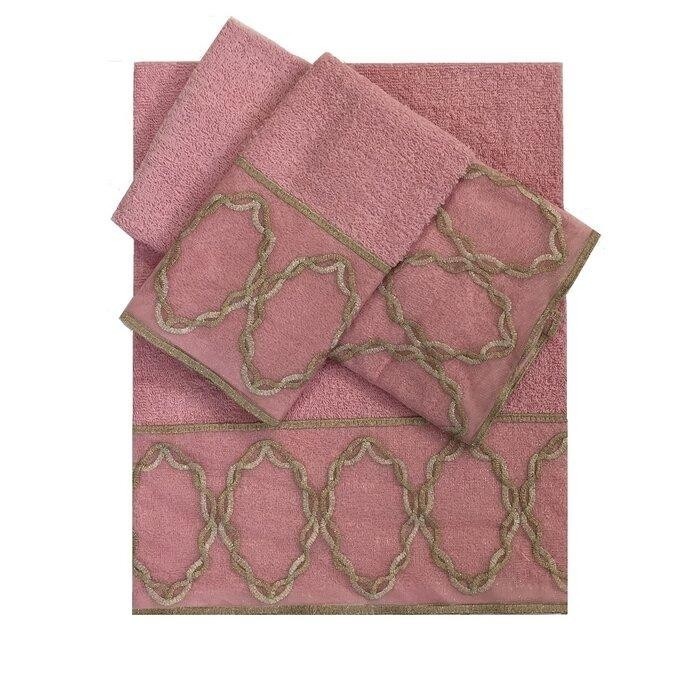 Розовое полотенце из полиэстера.jpeg