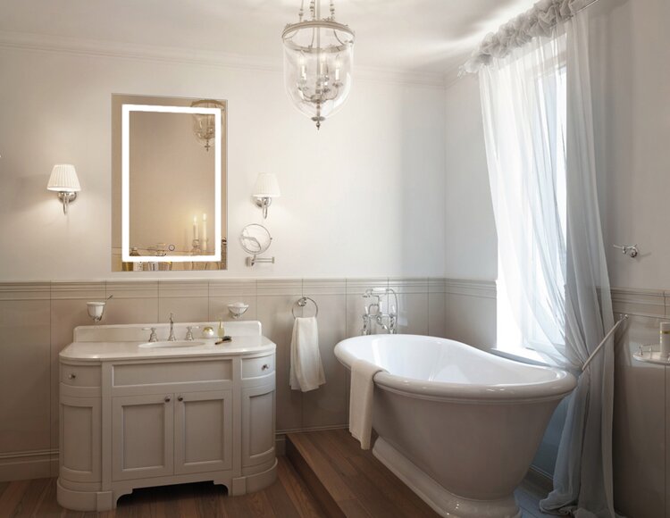 светлая ванная комната с окном, красивой ванной и зеркалом с подсветкой