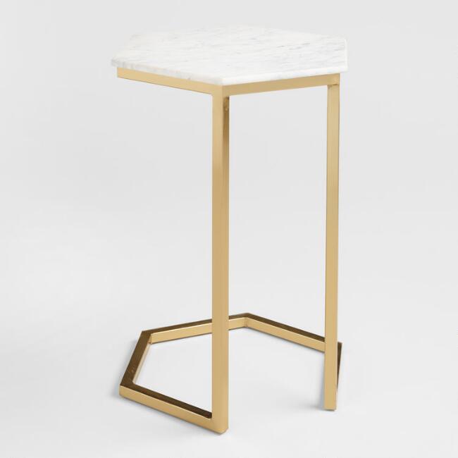 приставной С-столик с мраморной столешницей и металлическим каркасом золотого цвета.jpg