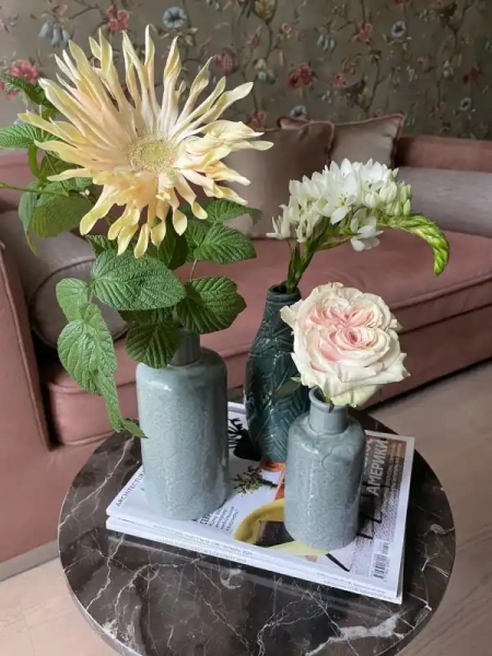 Ваза керамическая зеленого цвета